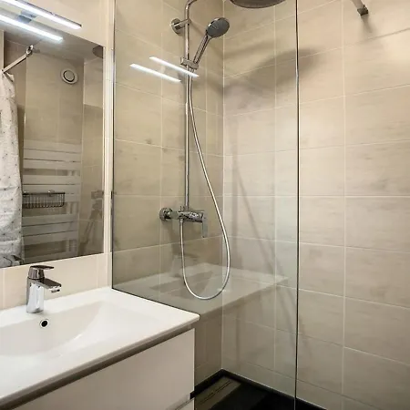 Renove, 4 Pers, Proche Des Pistes, Parking Gratuit - Fr-1-344-958